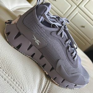 💗NEW💗 Sz 7 REEBOK ZIG Dynamica in Gray